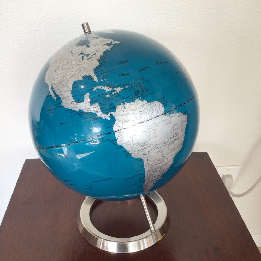 Full Circle Vision Desktop World Globe 38”
